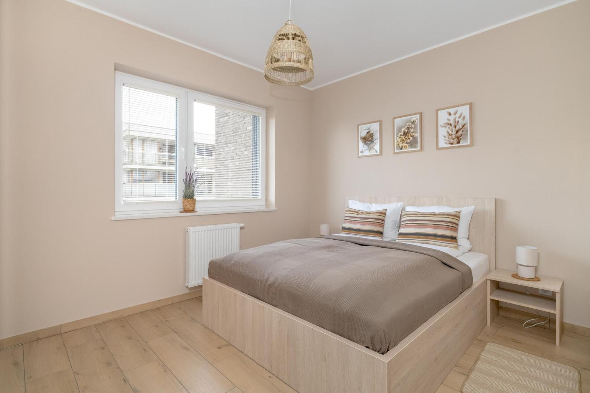 Cosy And Bright Apartment With Parking In Poznan By Noclegi Renters Exterior photo