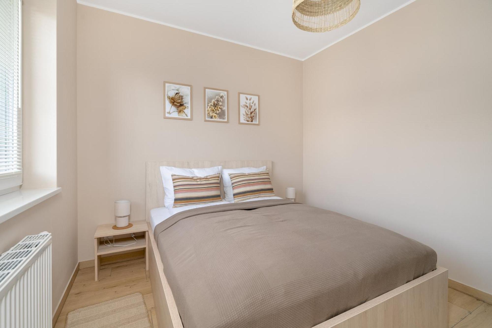 Cosy And Bright Apartment With Parking In Poznan By Noclegi Renters Exterior photo