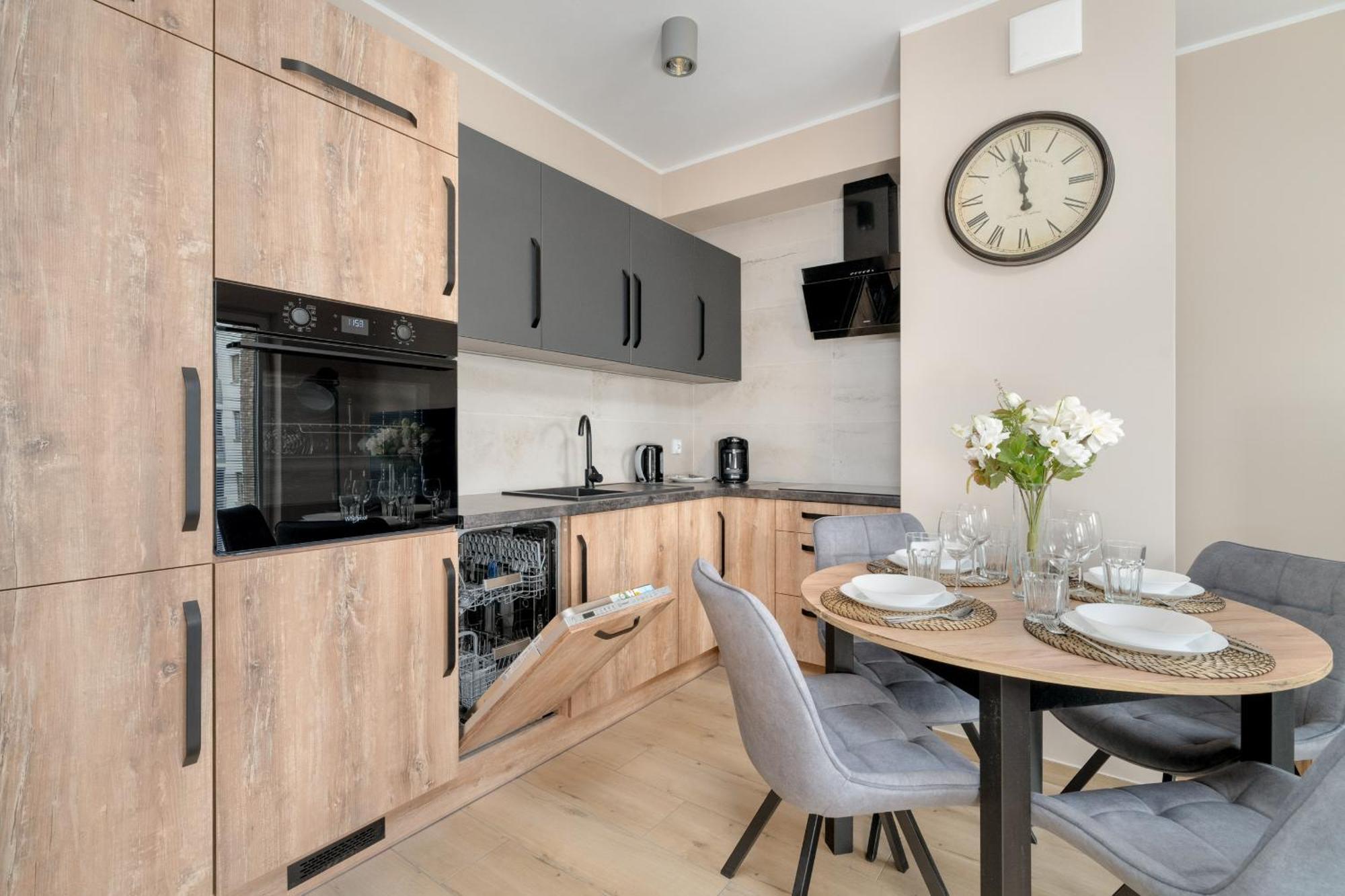 Cosy And Bright Apartment With Parking In Poznan By Noclegi Renters Exterior photo